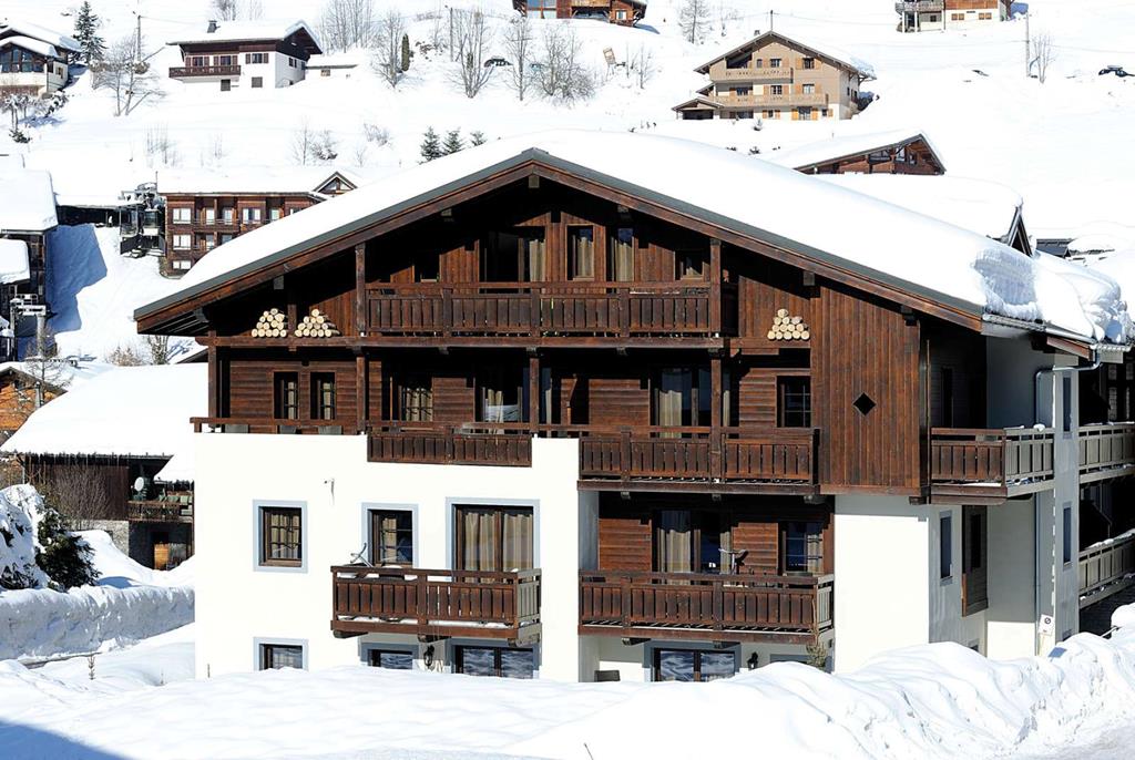 E424C0F9DAC4CE79E7975E5693FB27FA